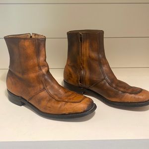 Vintage O’Sullivan Brown Distressed Leather Beetle Like Chelsea Boots size 9